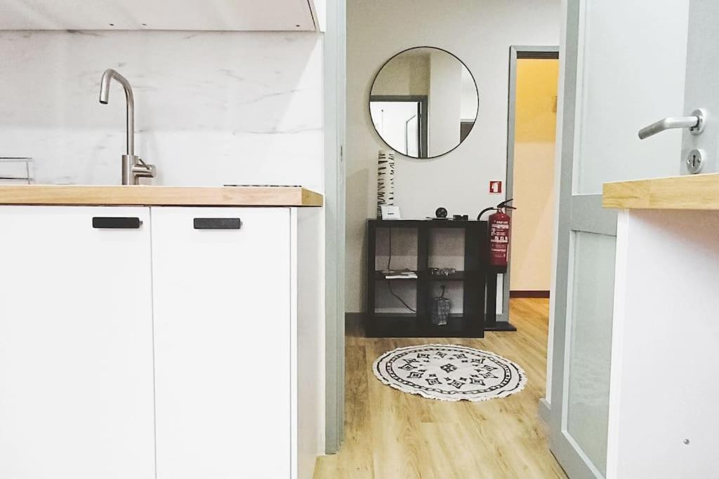 Lovling And Friendly With Terrace Apartamento Oporto